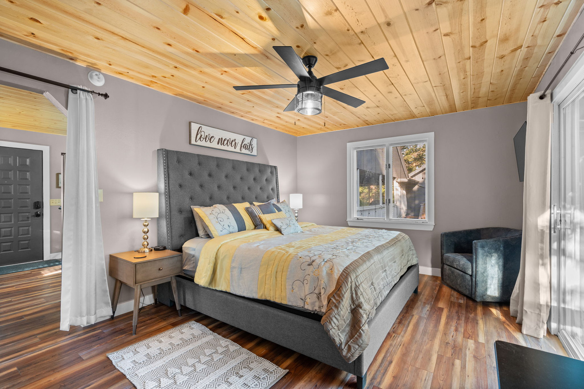 Your King Retreat in the Treetops