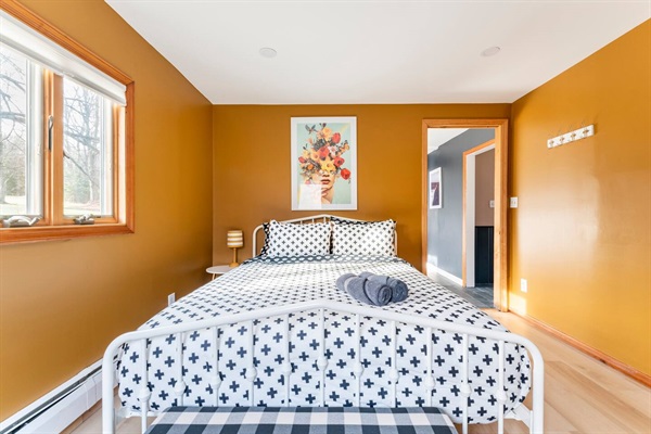 3rd bedroom.

Queen Hybrid Performance Firm Top Mattress Sealy Immersion™ Advanced Memory + Posturepedic Technology. Guests have commented favorably.
