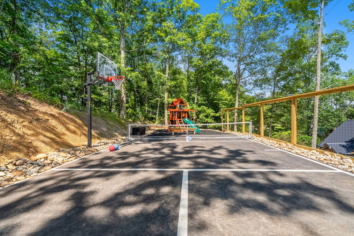 Your own private sport court for basketball & pickleball! Exclusively for Peaks & Paddles guests!