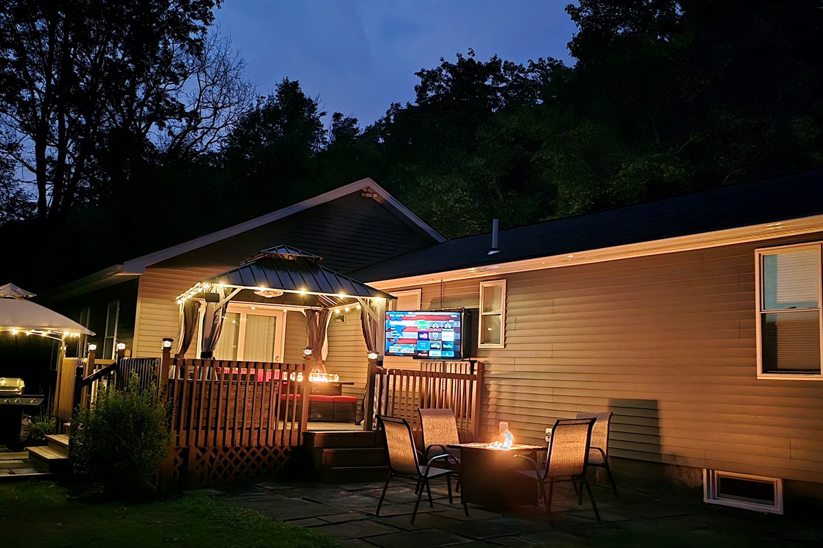 Enjoy the night sky and stars sitting around the gas firepit!