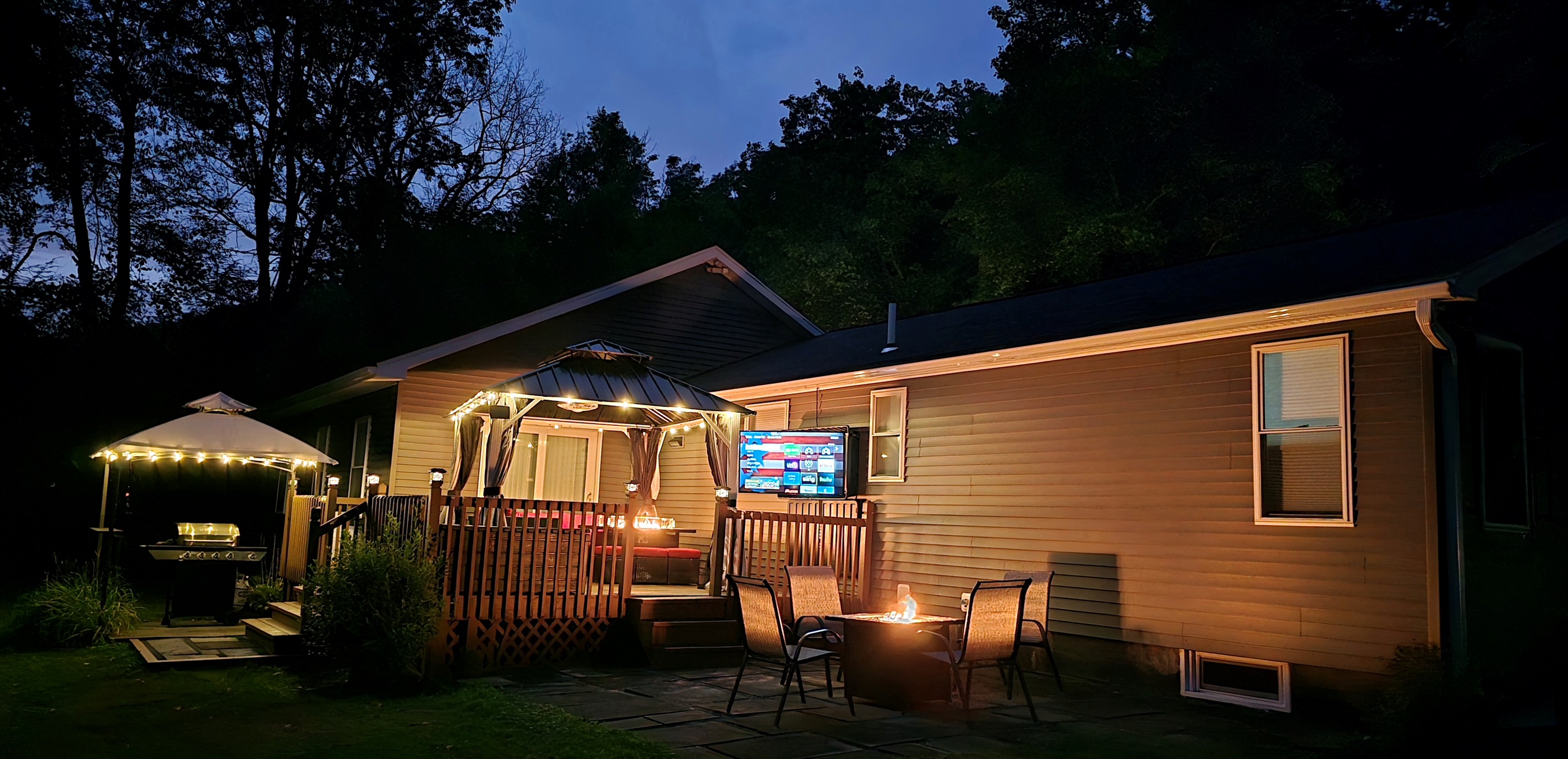 Enjoy the night sky and stars sitting around the gas firepit!