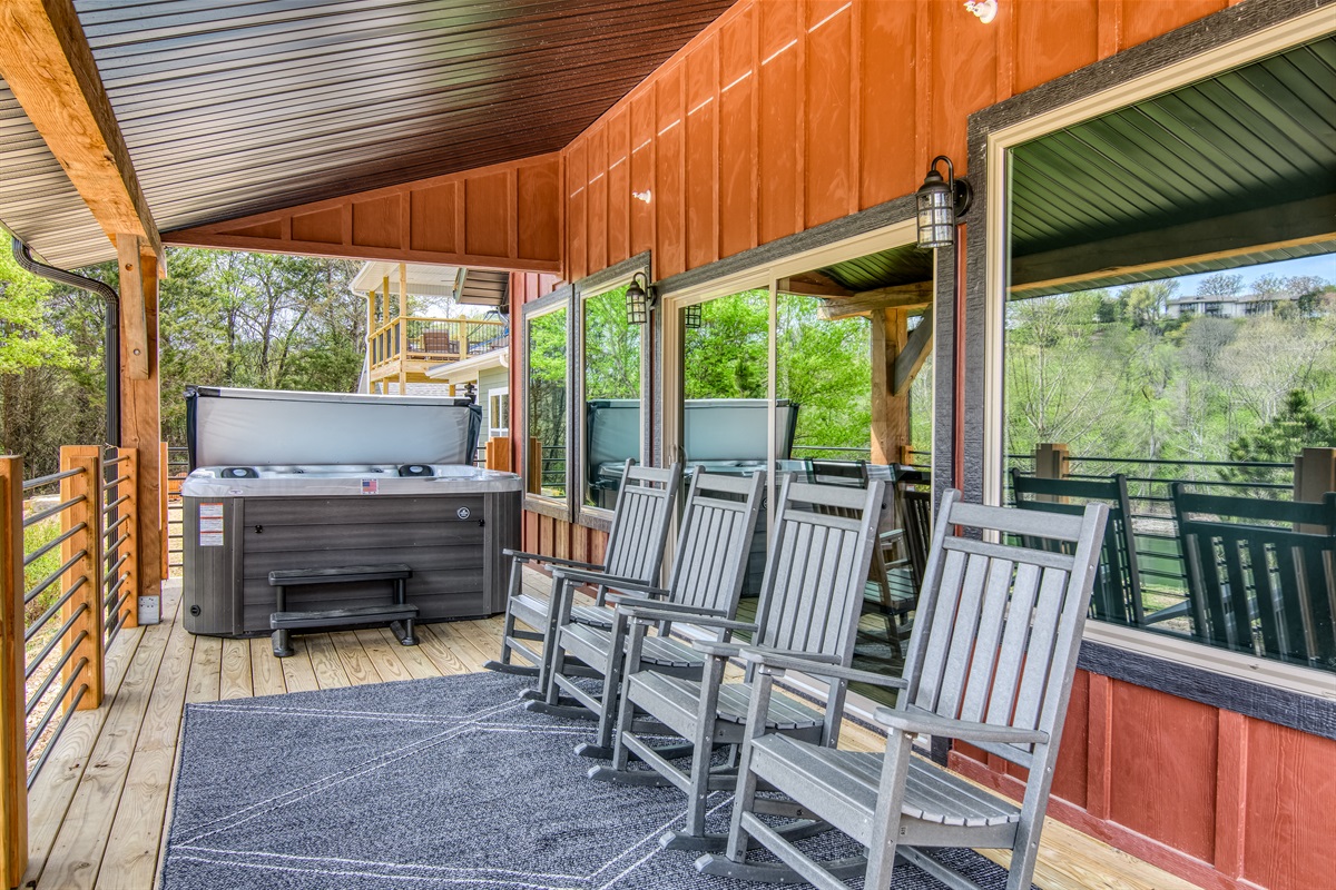Views off of your private deck of Lake Taneycomo will be glorious in every season!