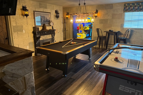 Adult Game Room - Play Pool And Air Hockey-Watch Multiple TVs