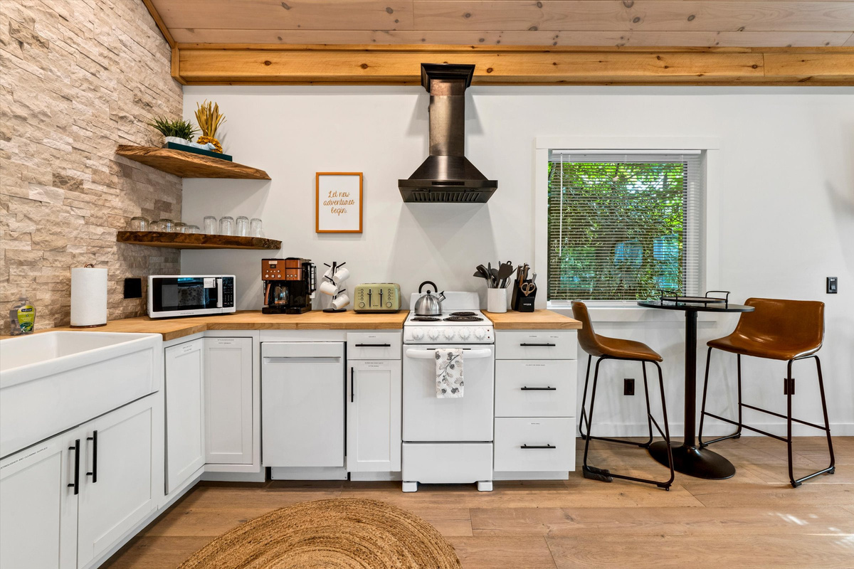 Fully stocked Kitchen.