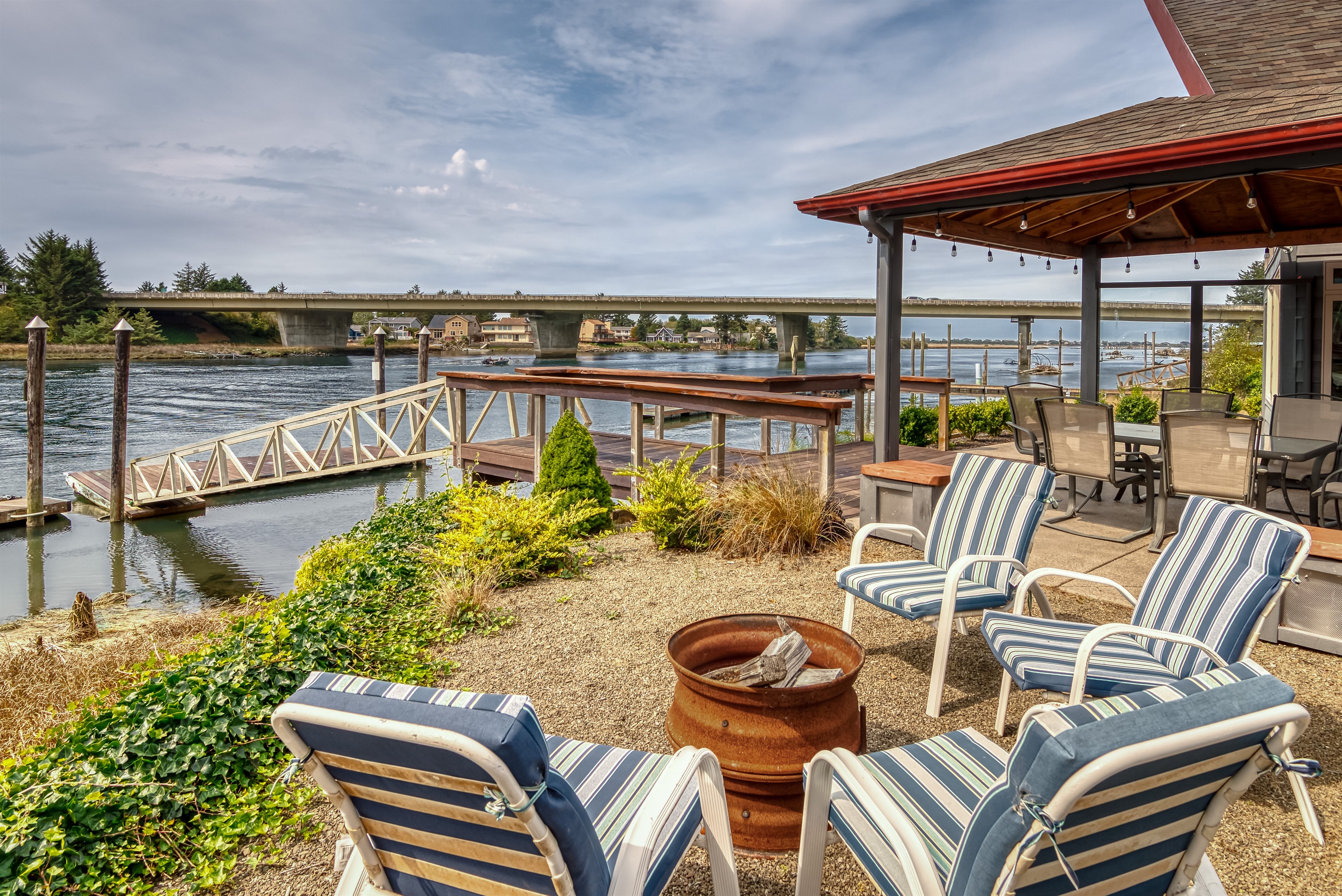 Outdoor Fire Pit - Ramp to Dock