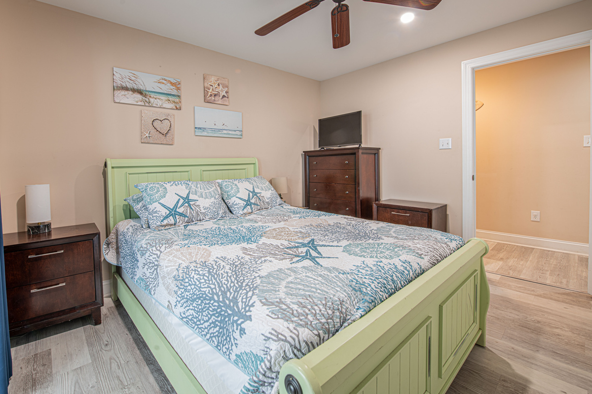 Bedroom 3 with Nautical Bedding