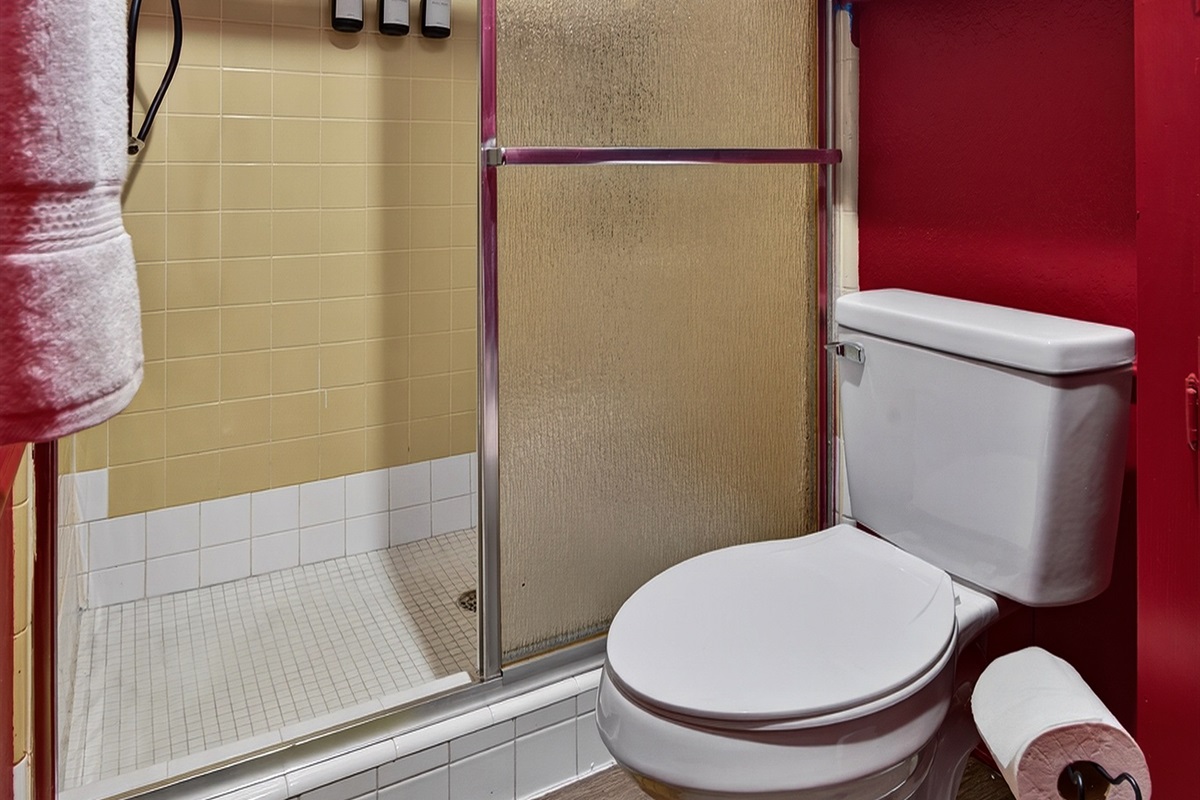 Bleeding Heart Bathroom