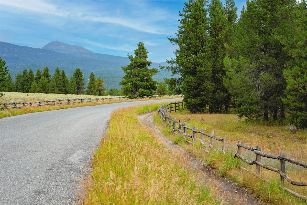 Picturesque drive to and from Evergreen Escape