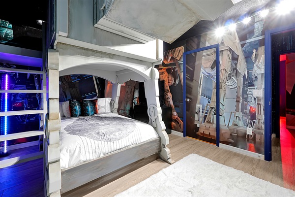 Bedroom 4 (AT AT)-2nd Floor-Double