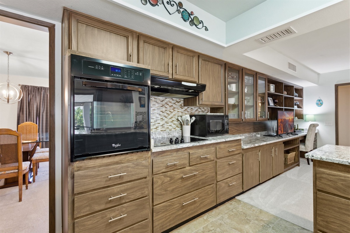 55+ Comfort & Quiet | 2BR Peaceful Home — Comfort & Quiet | 2BR Home in 55+ Neighborhood, Sun City West, Arizona — photo 16