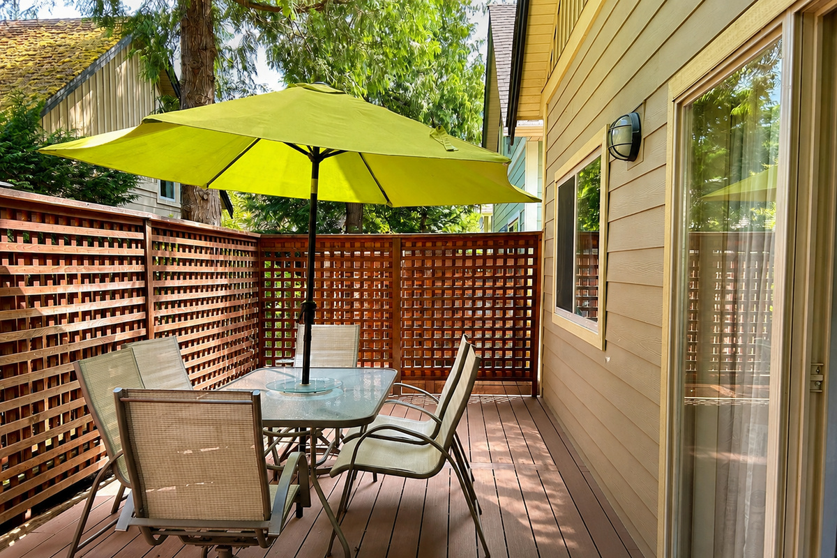 Private back-deck