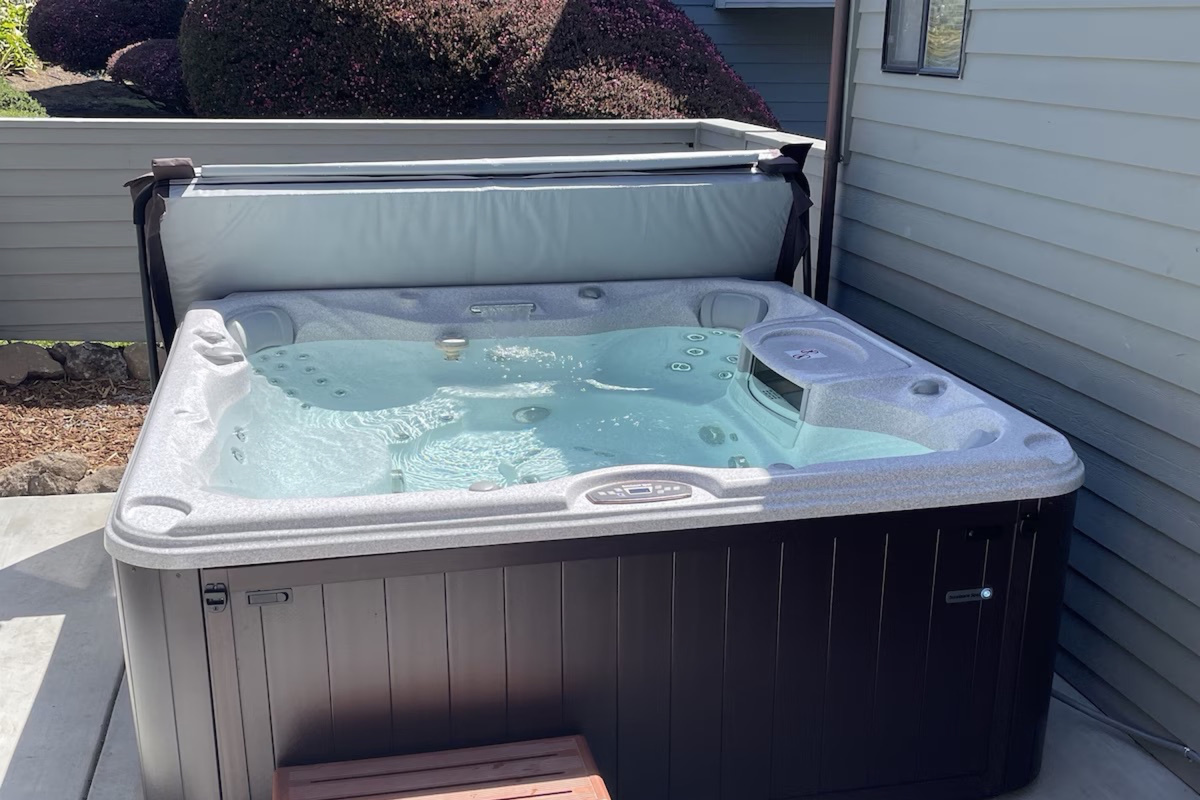 Hot tub