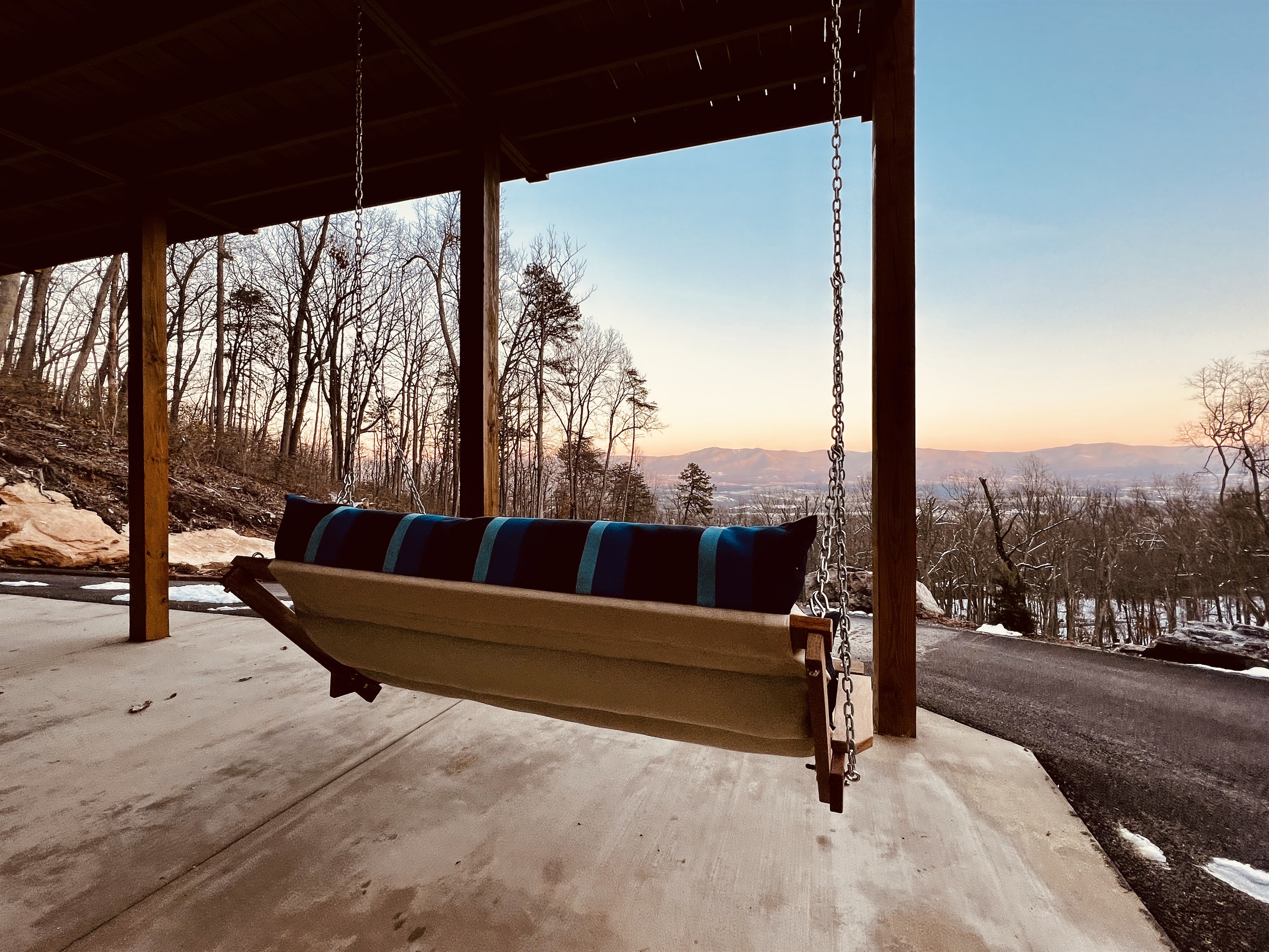 Special May pricing! Shenandoah Retreat- Hot Tub, Fast Wi-Fi, EV Charger! 6