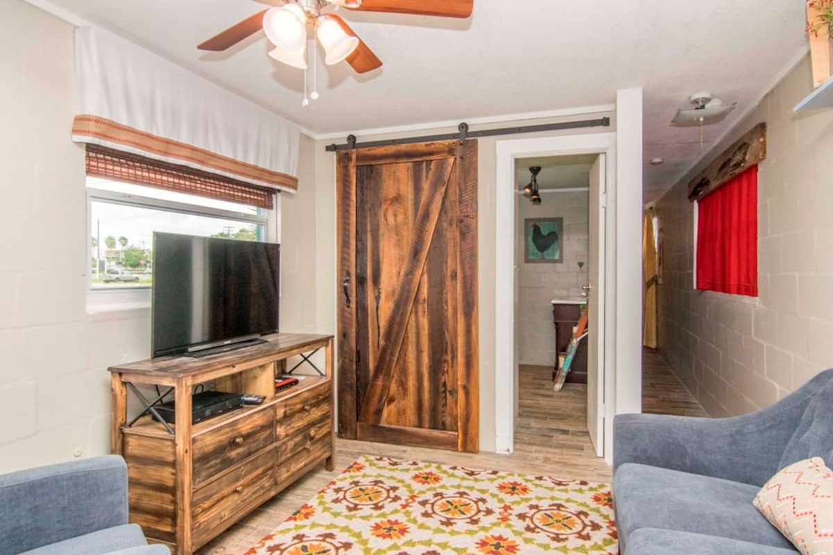 "Perfect, perfect, perfect. This artful cozy house is just as it appears in the photos. Charming, comfy, and happy. Trey and his wife have created the perfect getaway."
- Patrick & Andrew
Guest Review
