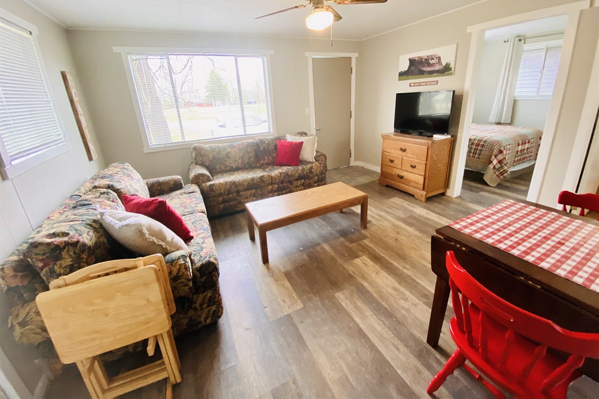 "7" The Tree Cottage Green Valley Victory Properties