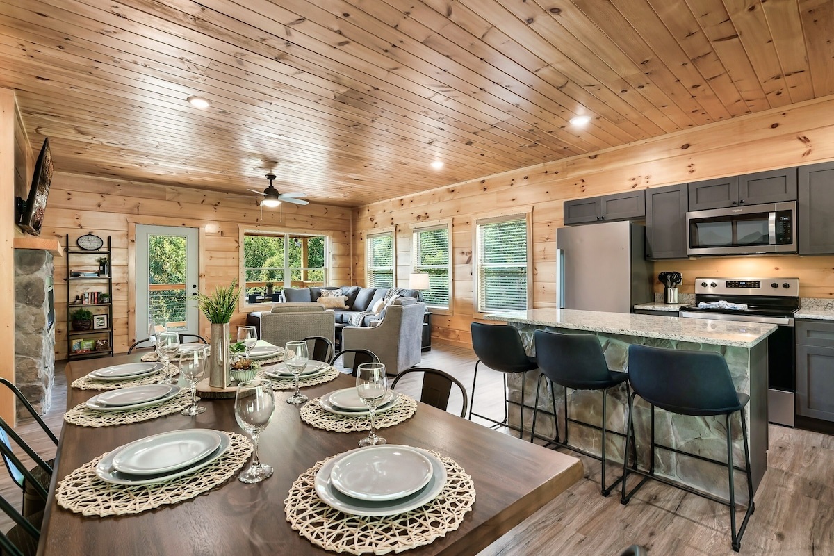 Plenty of space at the dinner table for 8, plus barstools at the island, or head to the dinner table o nthe deck. Barstools at the island also provide additional seating.