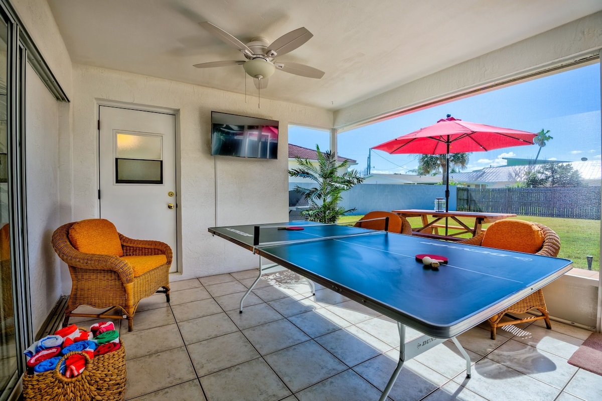 Screened in Lanai with Ping-Pong Table