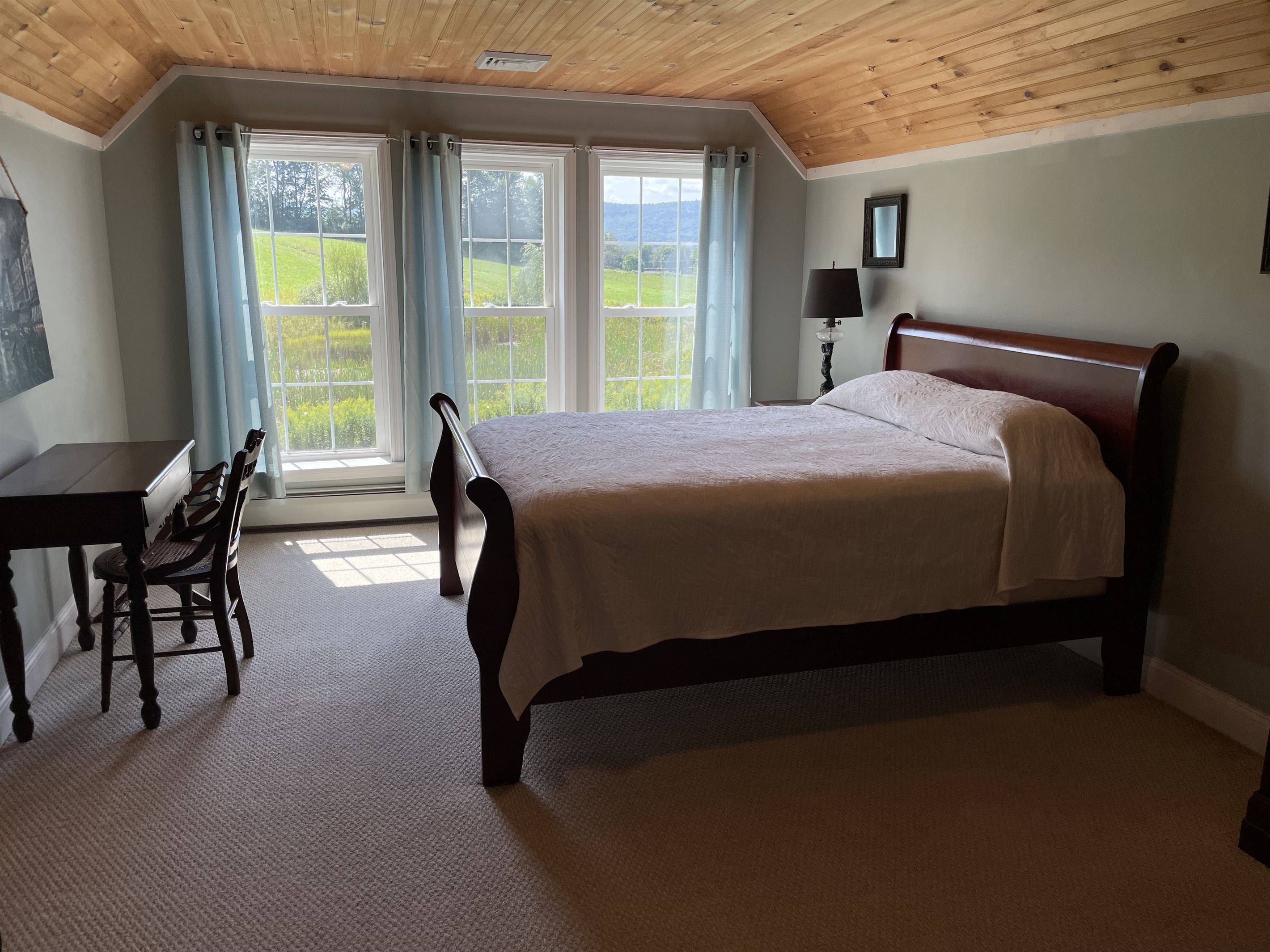 2nd floor Queen bedroom #1