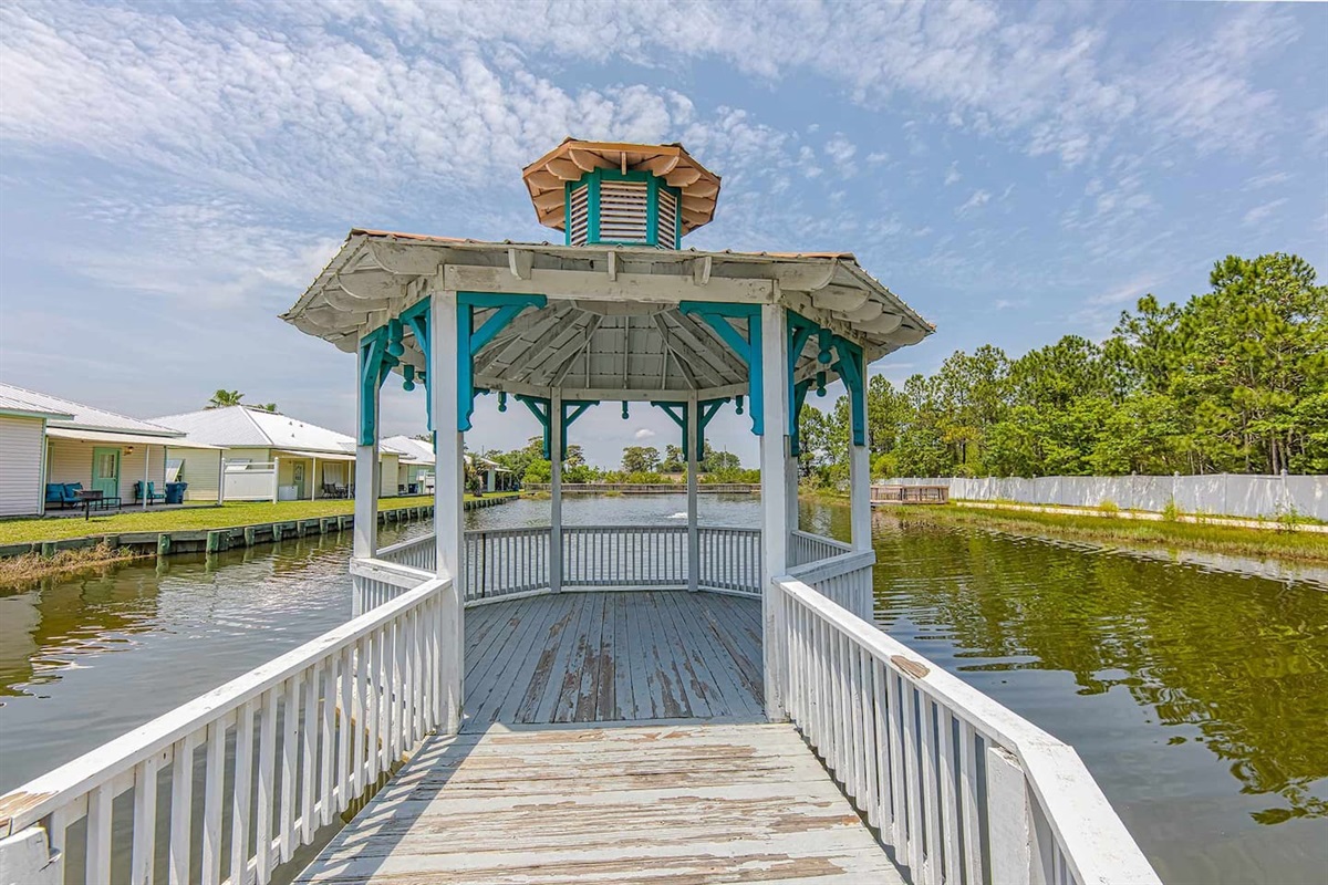Gazebo Retreat: Enjoy serene river views and sunsets from this charming lakeside gazebo!