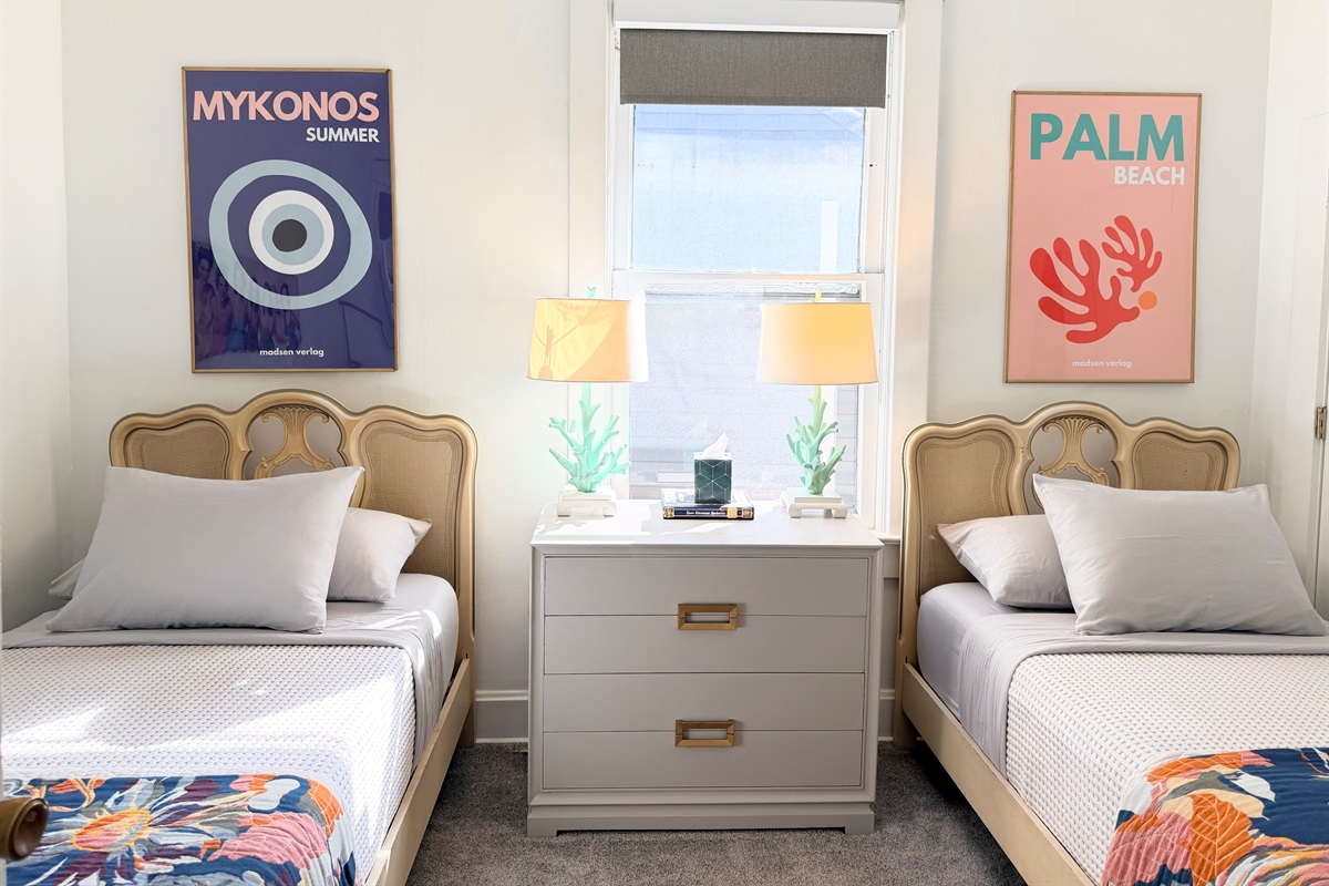 Curated vintage lamps with warm soft lighting create an inviting & relaxing atmosphere — ideal for quiet evenings and slow mornings.