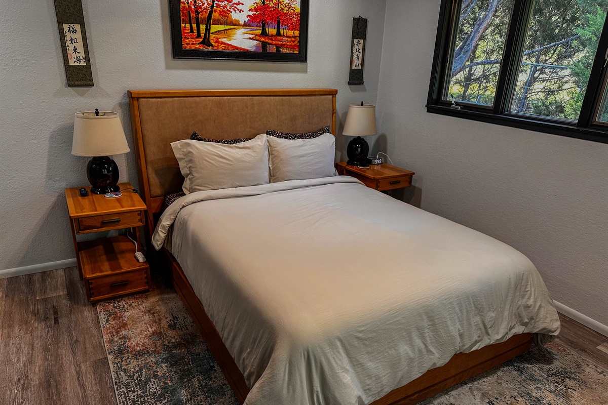 Queen Bed in 2nd Bedroom