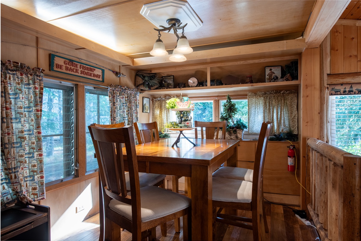 Dining area right off the kitchen