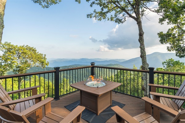 Daytime view of mountains
