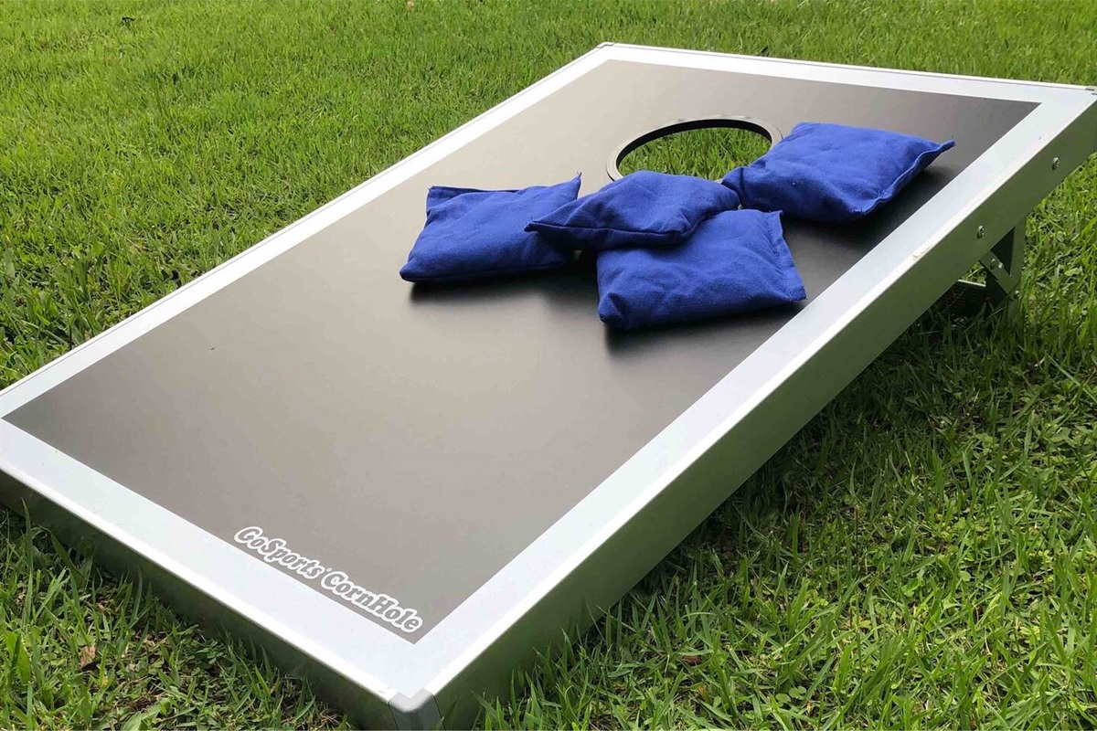 Outdoor/ lawn games, cornhole 