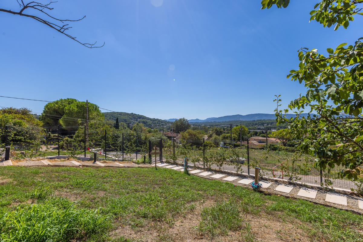 Garden/Mountain View
