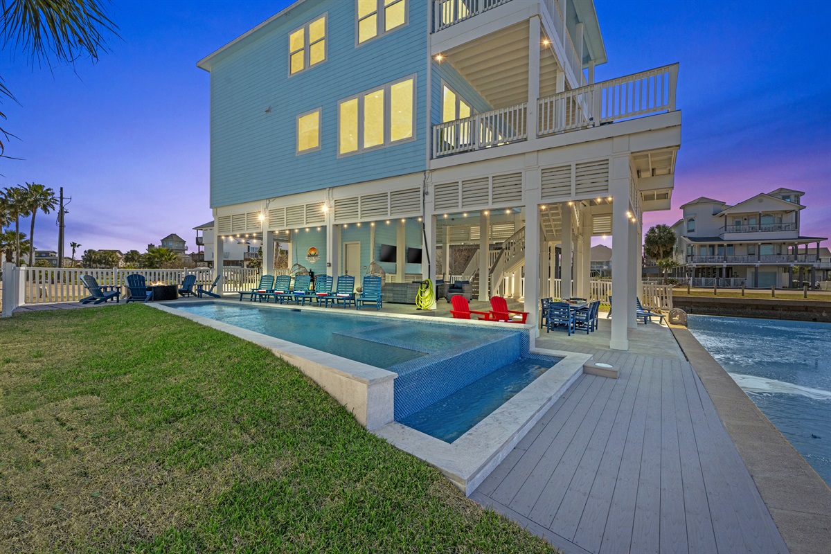 d7b00880a9cc4fadb87c5cbad97b6086 Large | Beachhouse | Texas | TX | Vacation Homes | Galveston | Crystal Beach | Kokomo | Breezy Days | Beachfront Elegance | Sunrise Serenity | Southern Sands Property Management, LLC