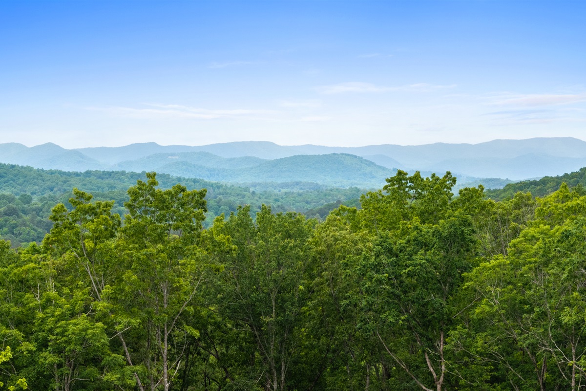 A  front-row seat to the magic of Blue Ridge.