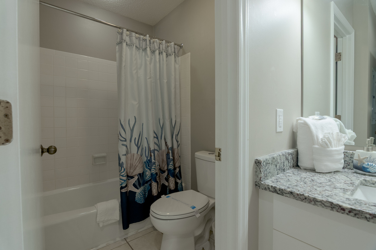 2nd bathroom with tub/shower combo