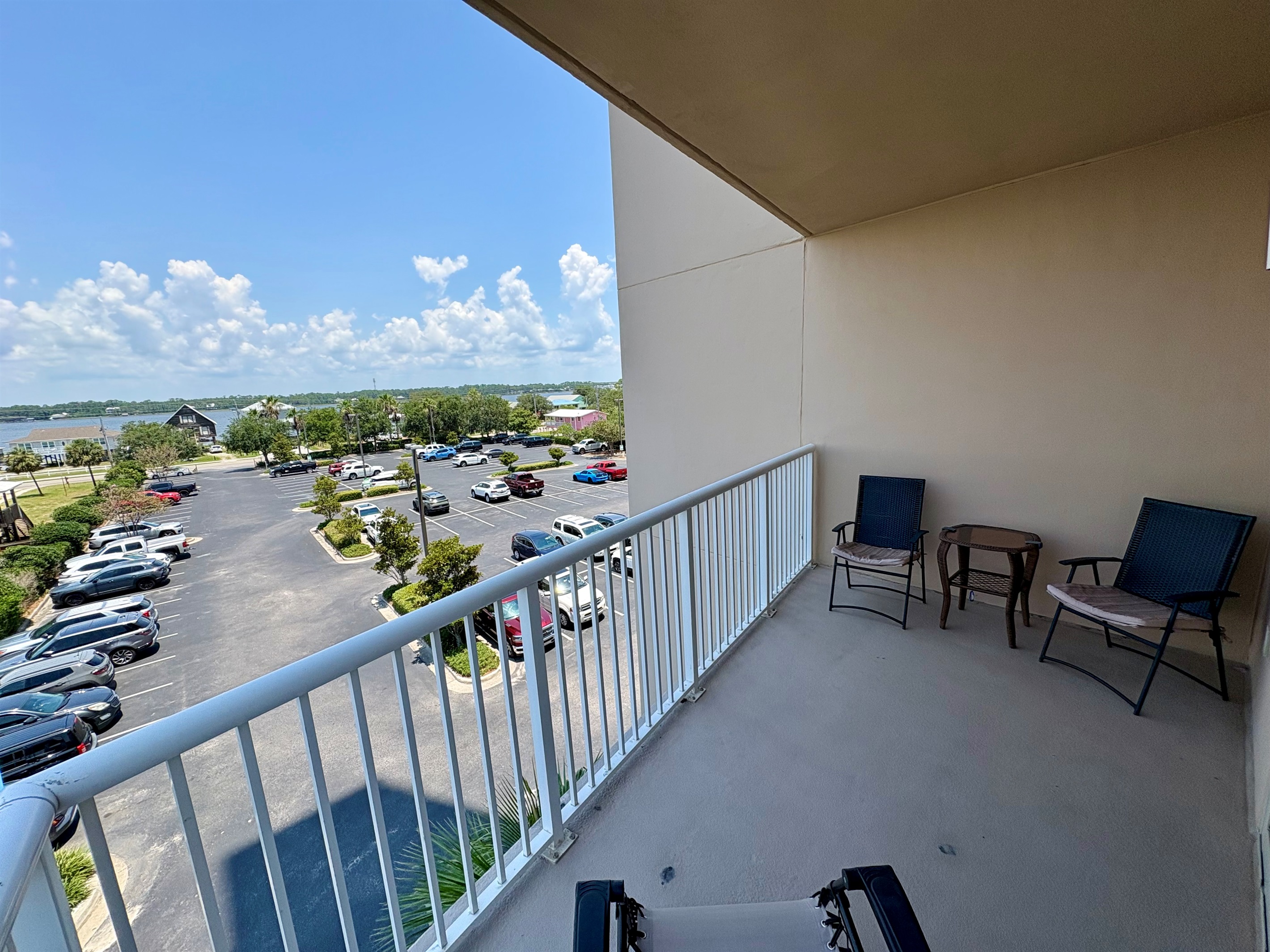 Lagoon Side / North Balcony