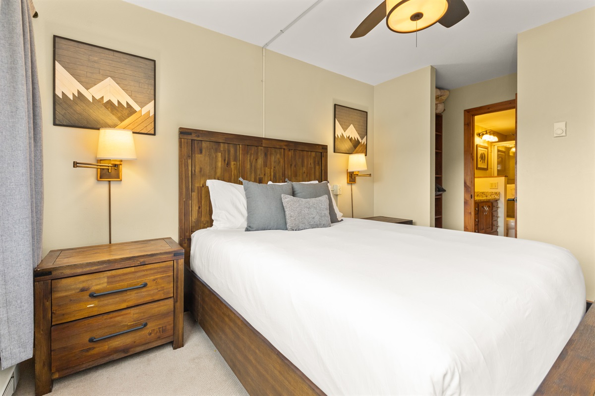 Bedroom 1 | King