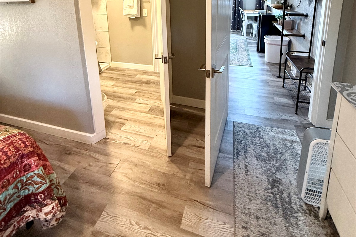 Each bedroom has its own door to the bathroom.