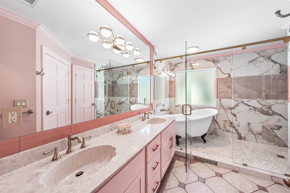 King Suite with Twin Bunk Nook Bath | Third Floor