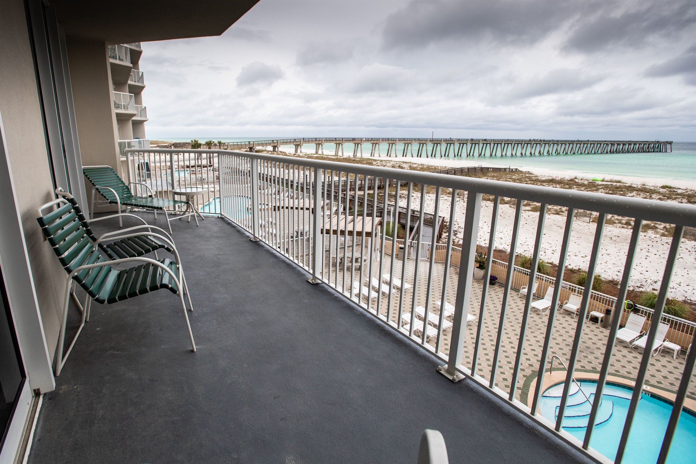 Ocean views that go on forever!