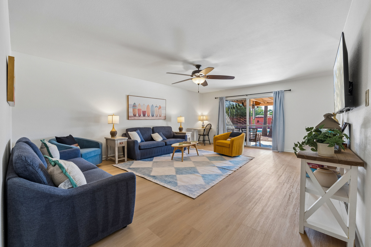 Both full size couches are sleepers with space for 4 more friends!
