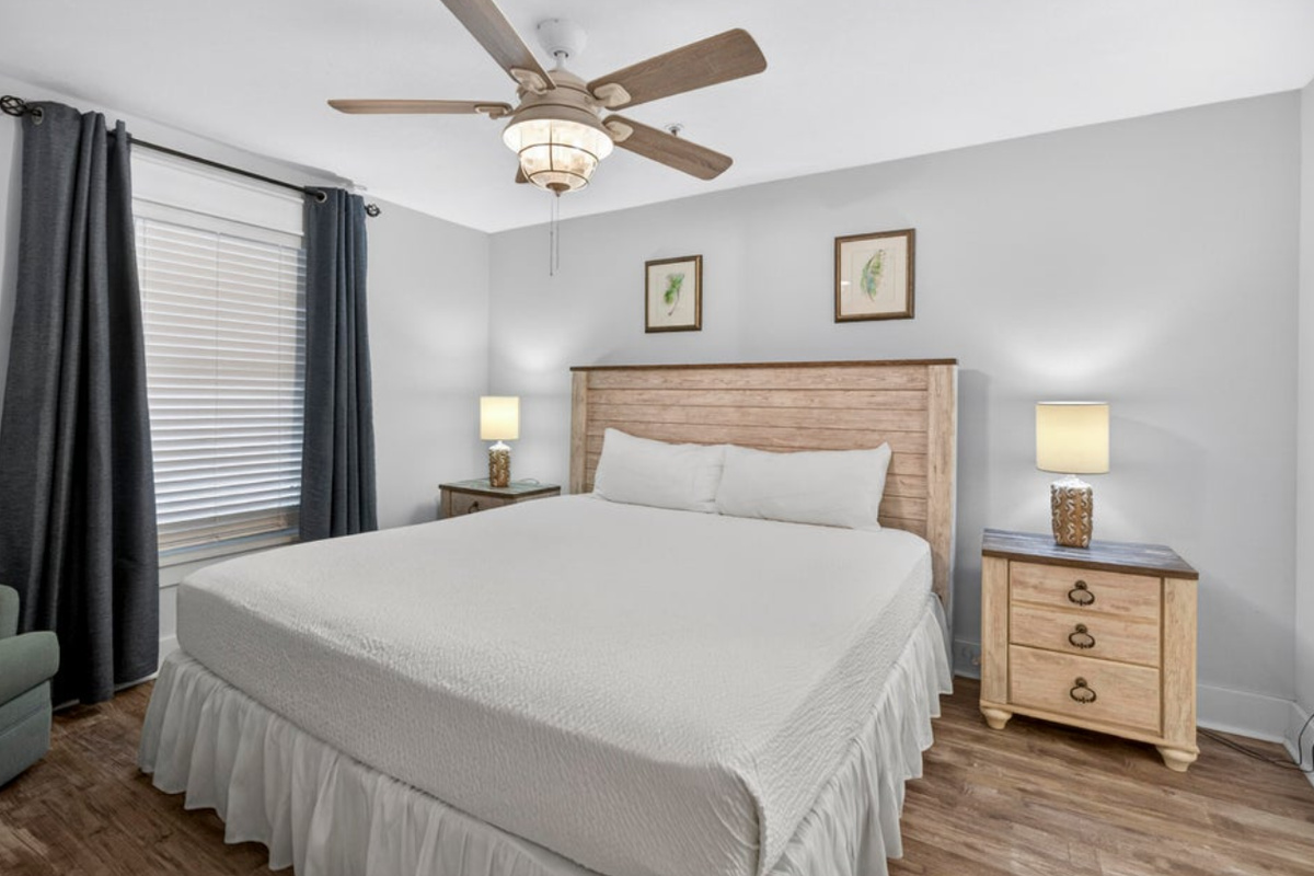 Majestic Sun B409's Master Bedroom with King Bed, Smart TV, Private Bathroom with Remodeled Shower/Tub Combo, Large Closet (sleeps 2)
