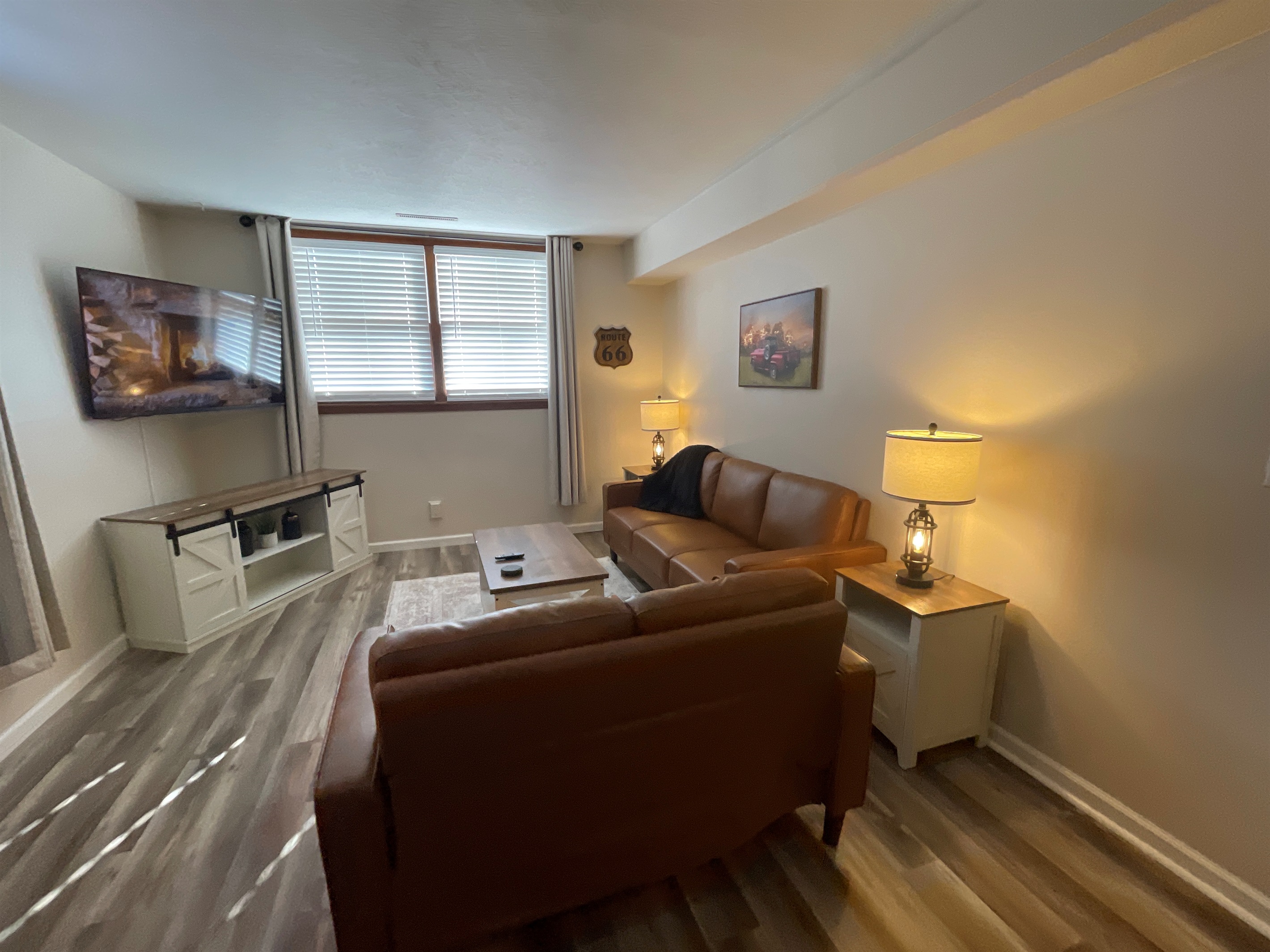 Living room with 55" Smart TV