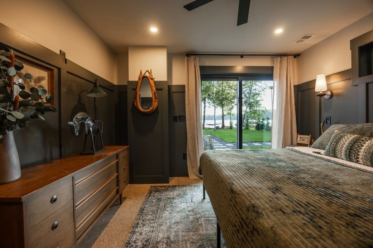 King room w/private bath 