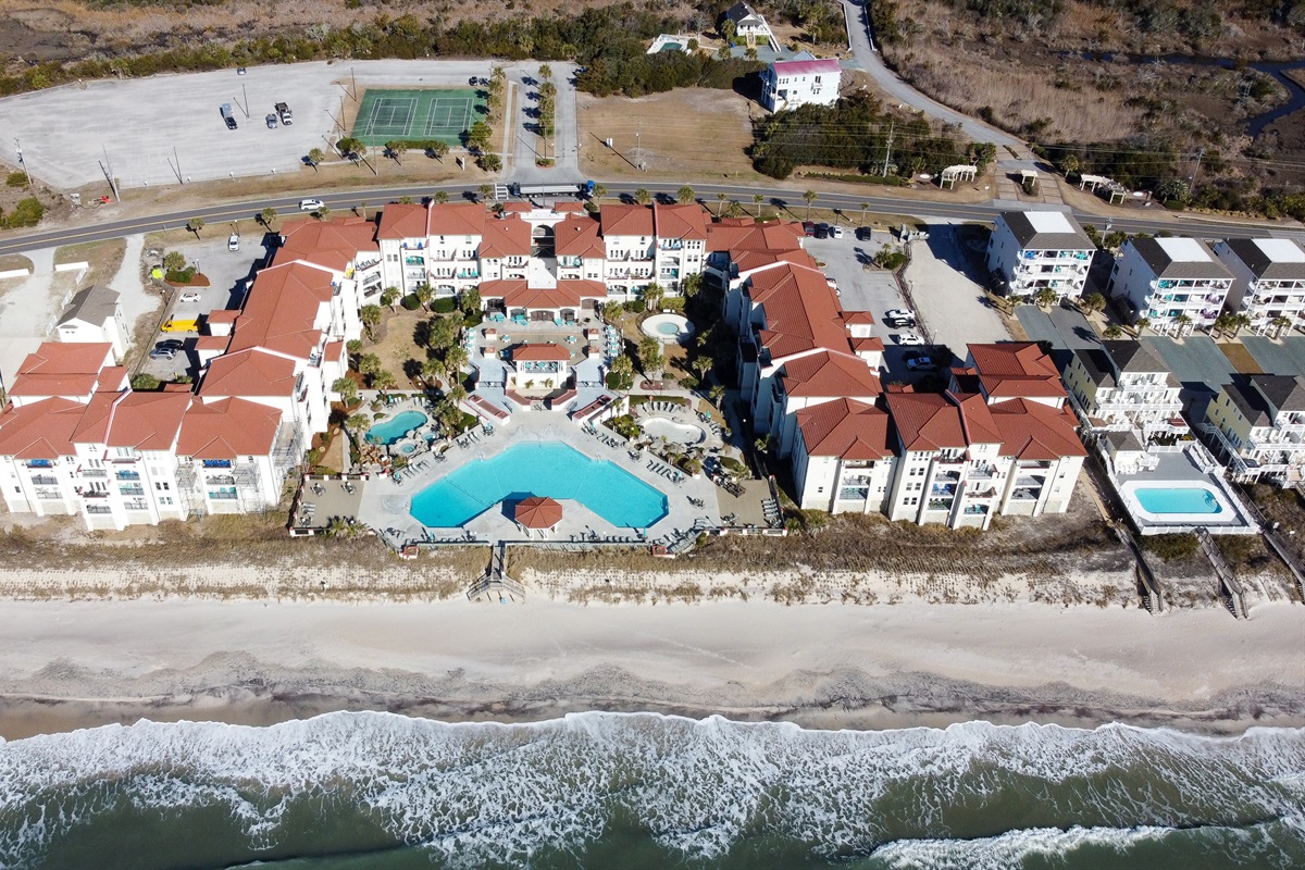 A luxurious retreat where serenity blends with the soothing touch of the ocean