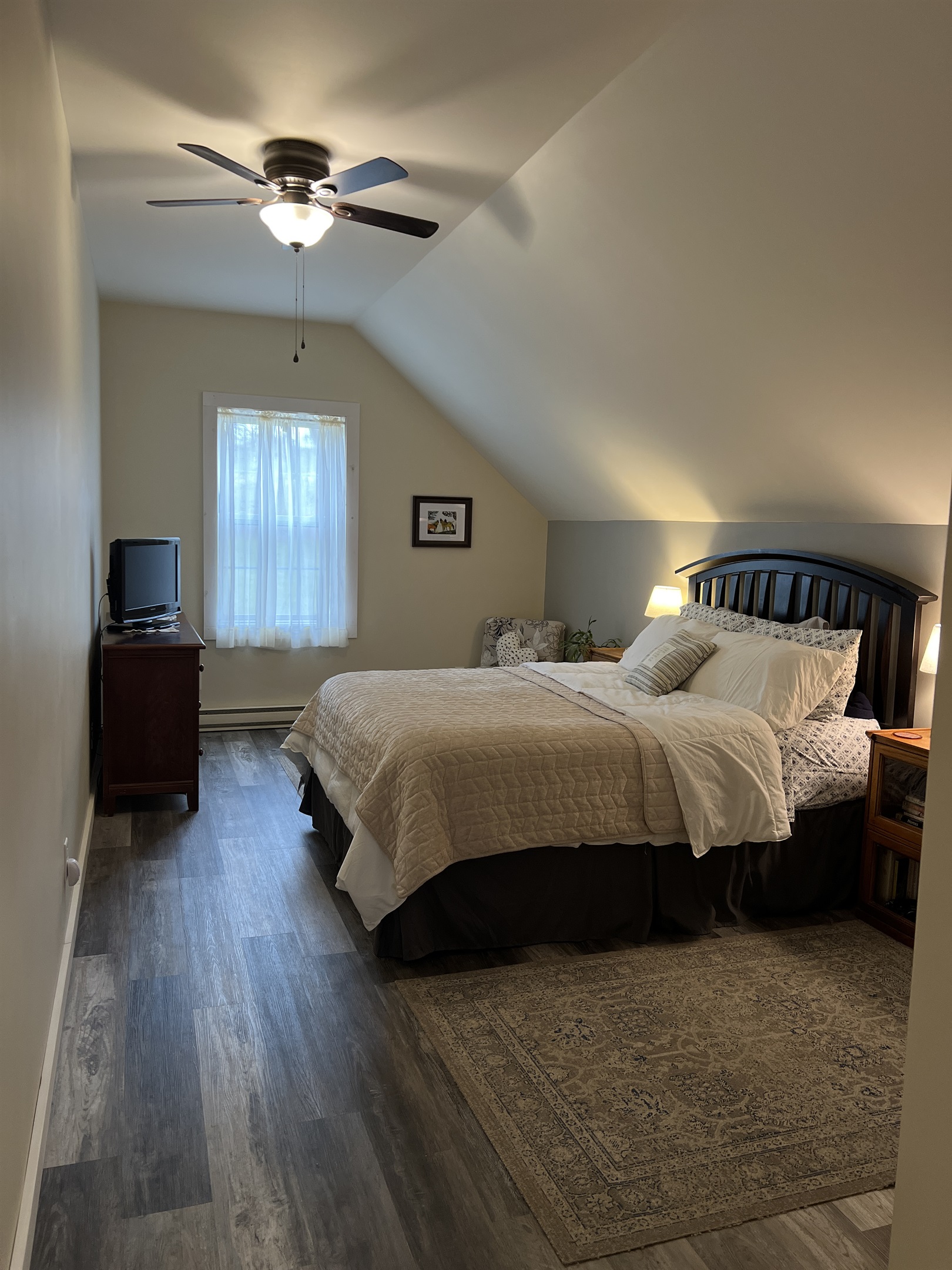 Horse Haven bedroom #1 with queen bed and TV.