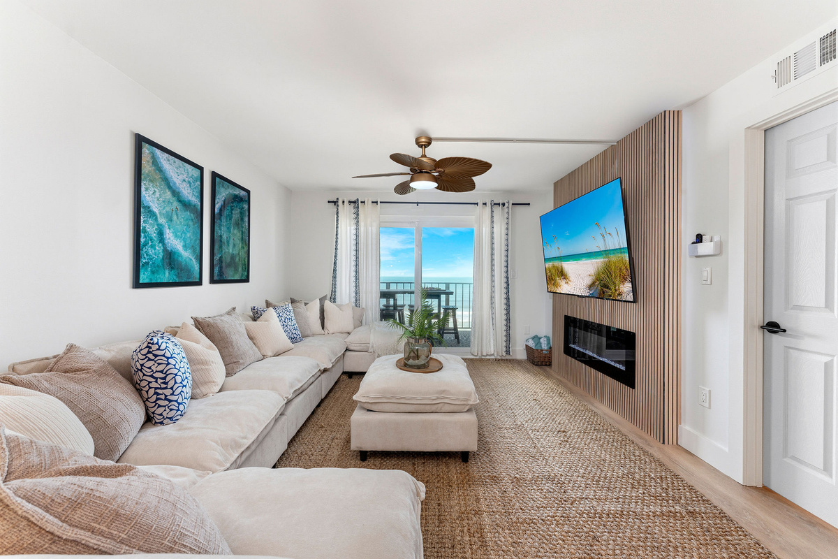 You can see the ocean waves directly from the living room sofa making this the ideal spot for your next vacation!
