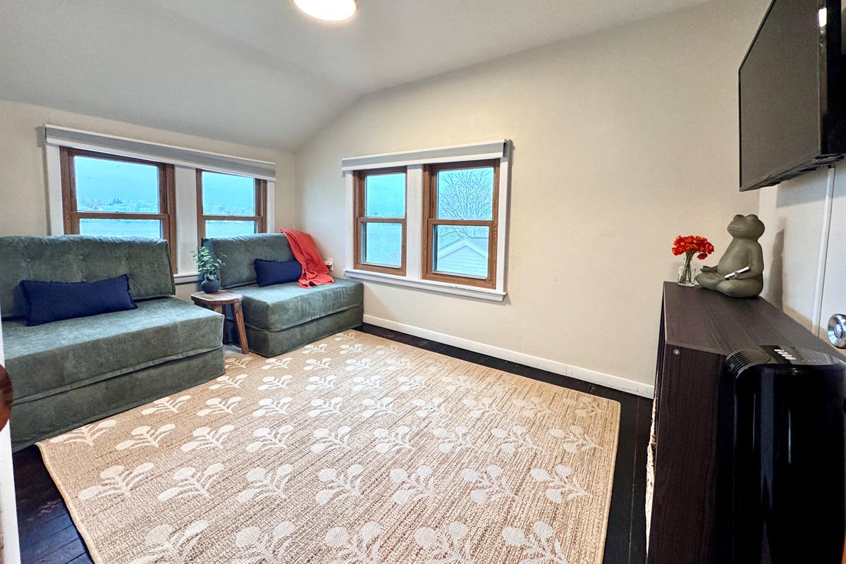 Bedroom 3, 3 in 1 convertible sleeping/hangout space.