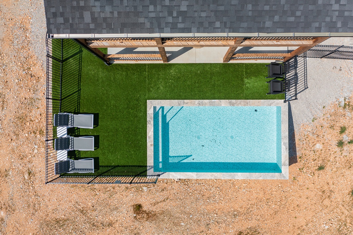 4 Foot Deep Pool
