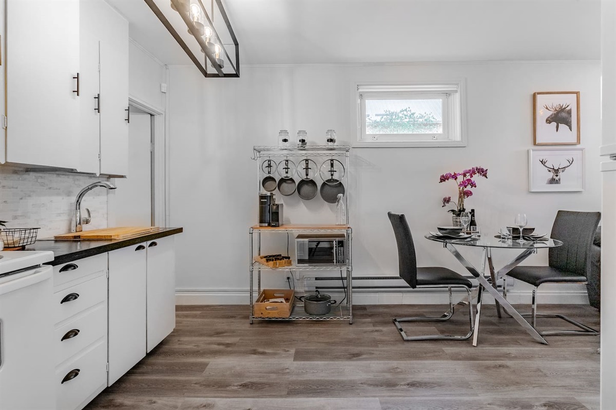 This self-contained suite offers a convenient kitchen and dining space for your stay in Saskatoon.