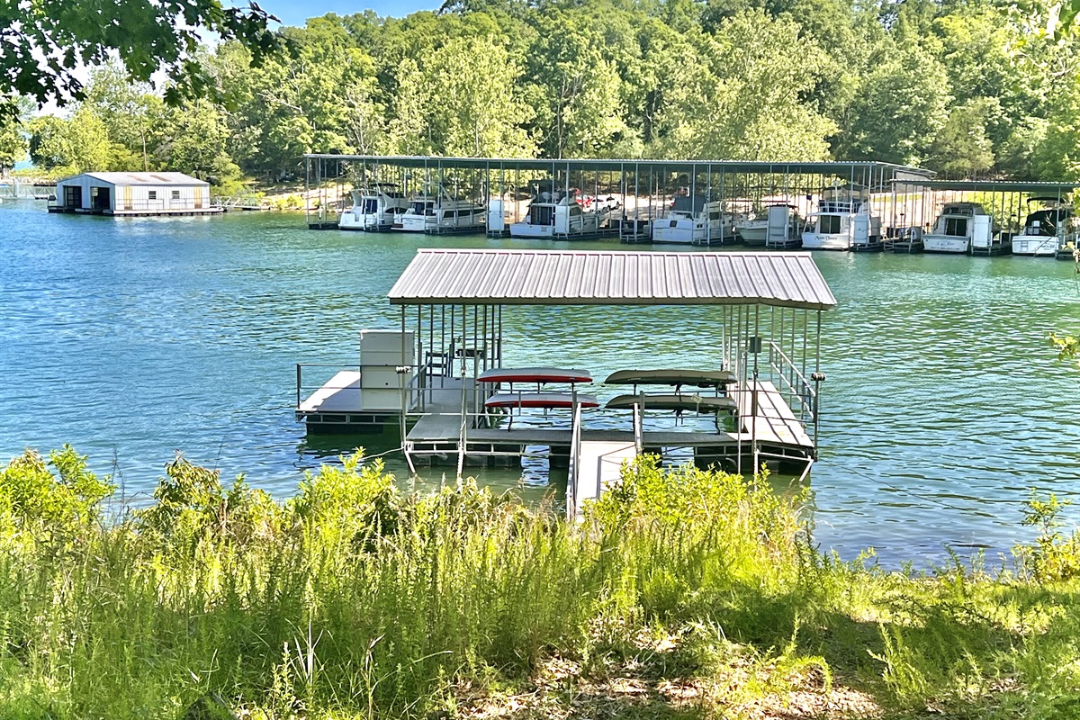 Kayaks and paddleboards shared between 4 properties. First come first served.