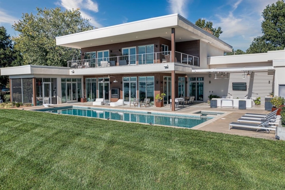 Pool and screen porch