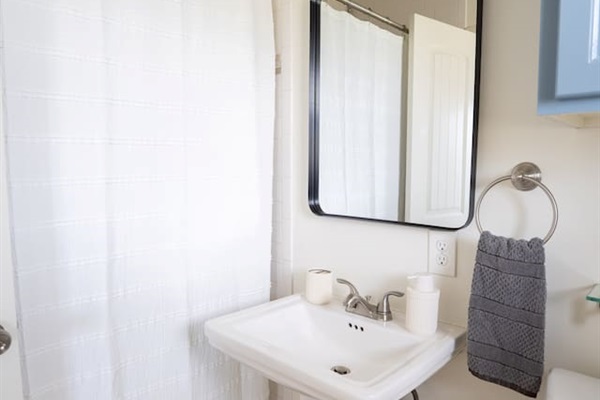 Fresh & Modern Bathroom with All Essentials